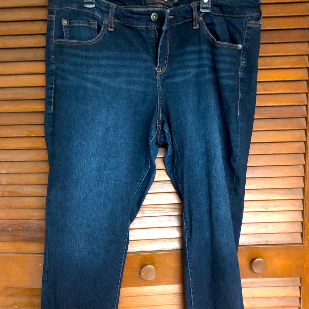 Torrid sz20 crop jeans
